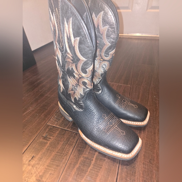 Ariat Black Leather Tombstone Western Cowboy Boots with Embroidered Design 10.5 - Picture 5 of 15